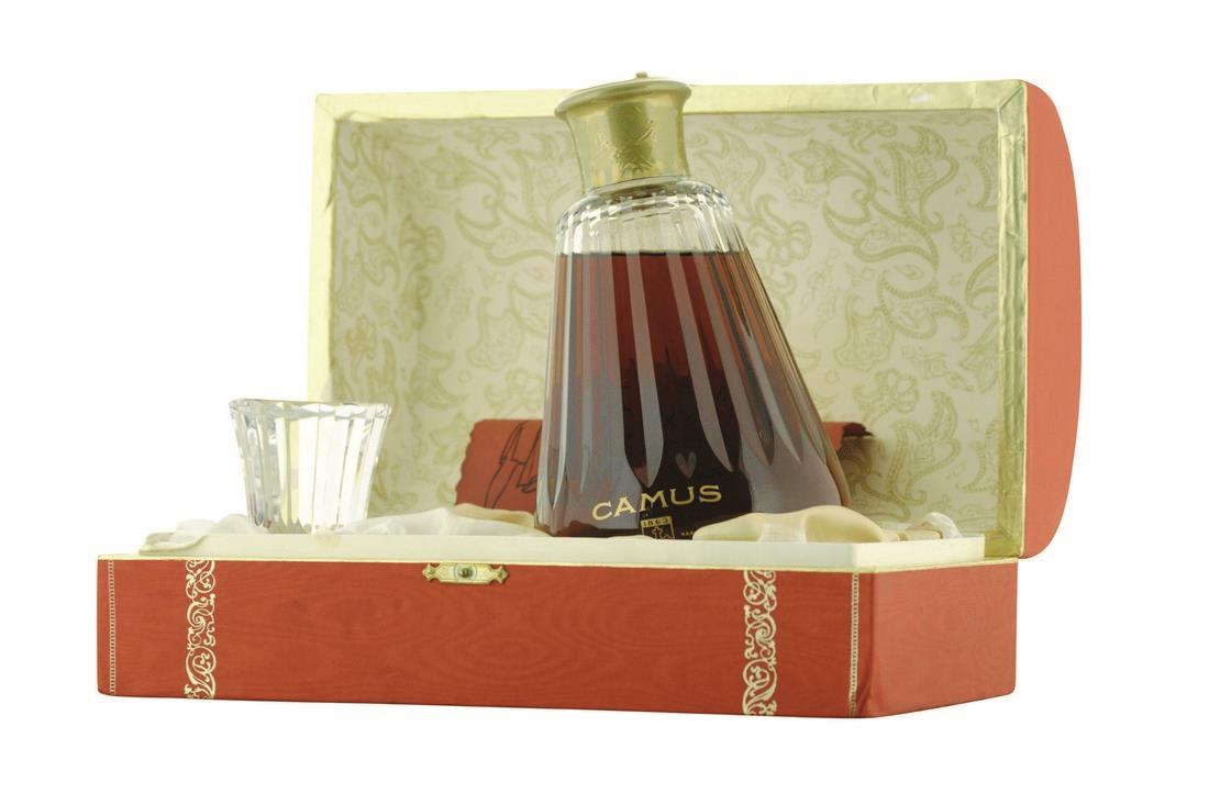 メ⑥ CAMUS Baccarat COGNAC 1863 Camus Cognac Carafe Baccarat 40% 0.7l | Deliawhisky.de