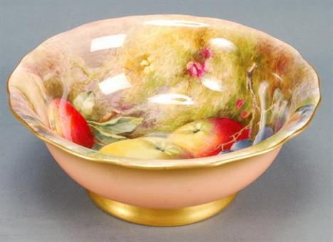 A Royal Worcester bowl painted with fallen fruit by Ricketts, 18cm diameter, date code for 1926 