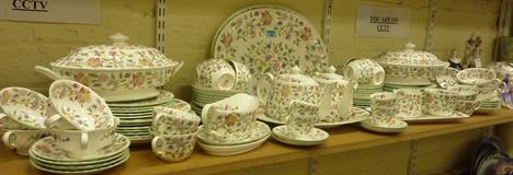Large Minton Haddon Hall dinner, tea and coffee service, to include tureens with covers, dinner plates, side plates and furth