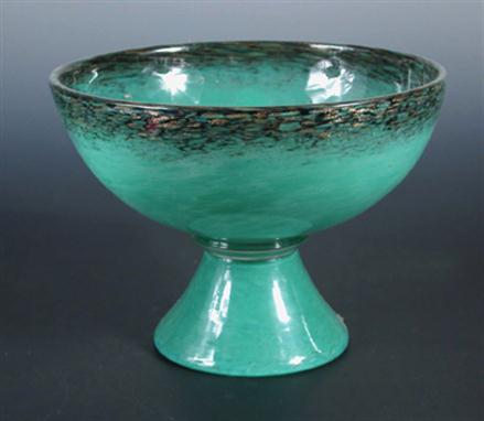 A Monart green glass pedestal bowl, with aventurine inclusions, 16.50 x 22.50cm (6 x 9in) 