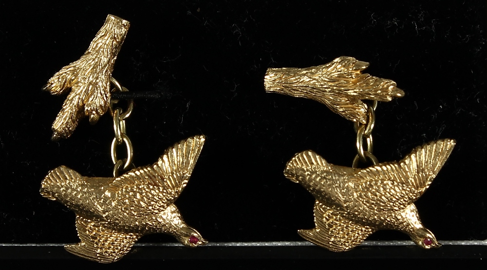 آموزش+ساک+زدن Lot 47 - Pair of 9ct gold cufflinks in the form of a grouse and grouse ...