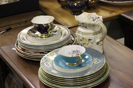 A Group of Cabinet Plates including six Minton`s, three Wedgwood, three Royal Doulton, Royal Worcester, Crown Staffordshire, 