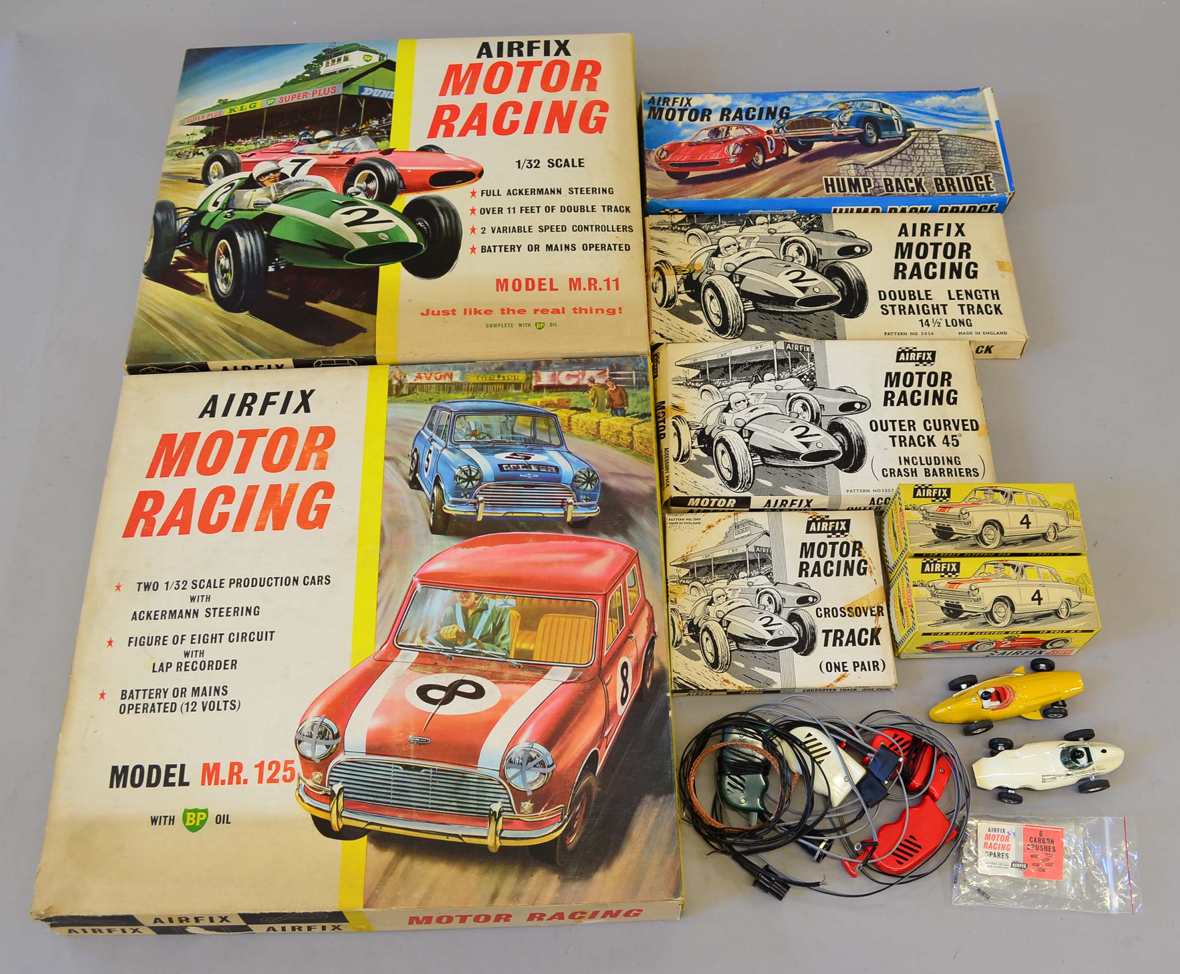 Airfix Motor Racing 1/32 scale Slot Cars Set MR125 with 2 x Mini (G
