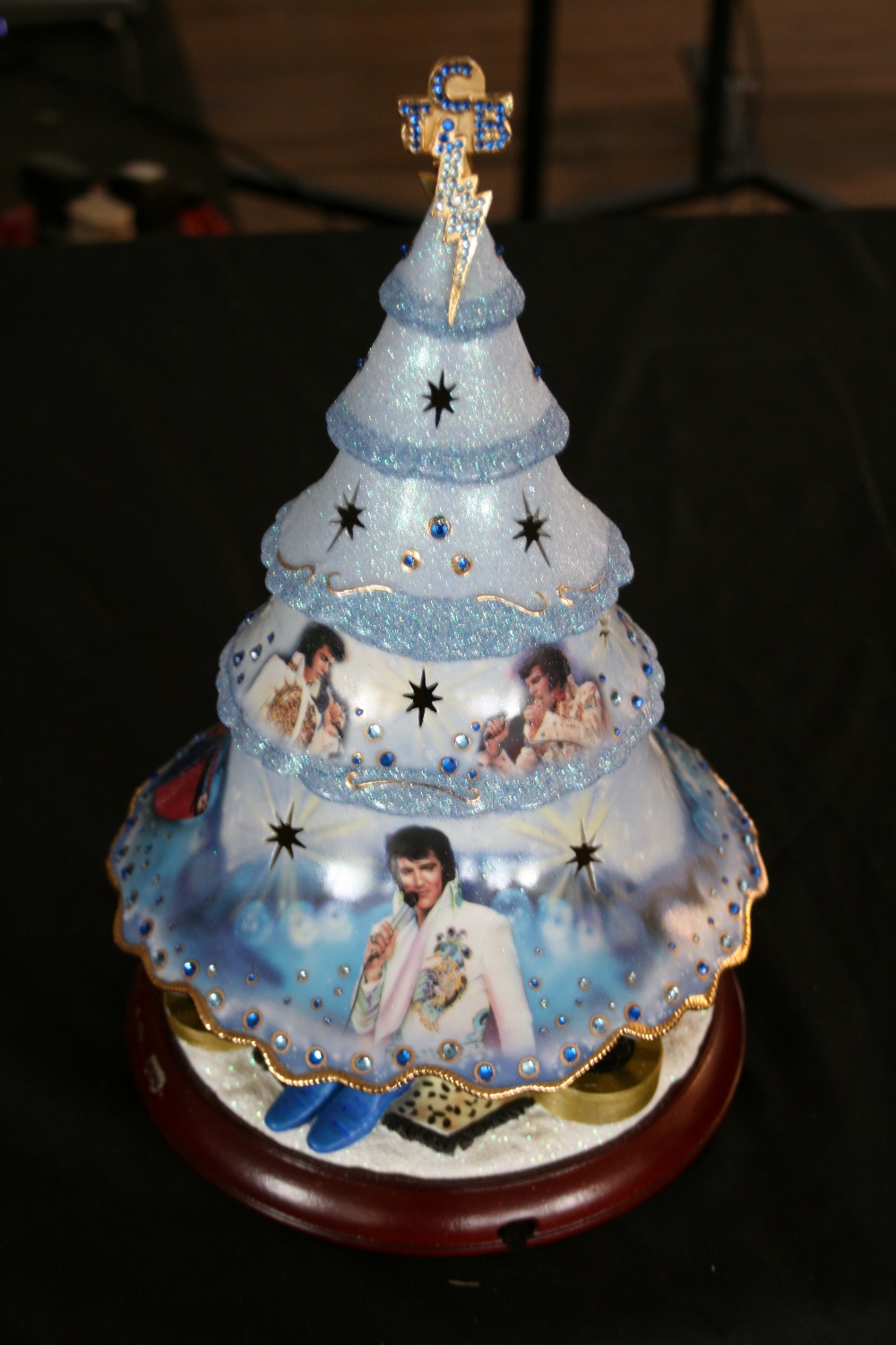 elvis presley blue christmas musical ceramic elvis presley blue christmas musical ceramic