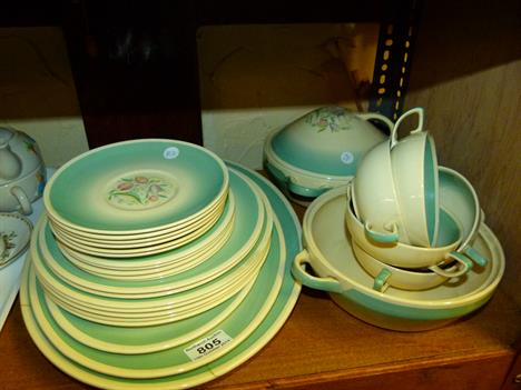  1930s Susie Cooper production, Crown Works part dinner service. Twenty nine pieces 