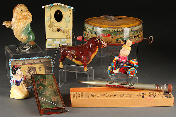 A VINTAGE TIN PLATE AND CHARACTER TOY GROUP, EARLY TO MID 20TH CENTURY. Nine pieces comprising a 